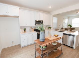 2284 N Columbus Dr, Fresno, CA 93727