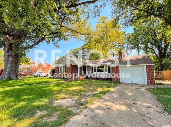 5 Paddock Dr, Newport News, VA 23606