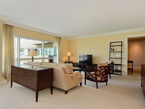 5th image of 1388 Gough St APT 901