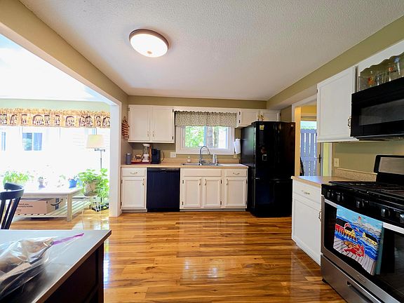 5th image of 23 Amoskeag Road #23