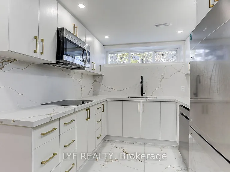 54 Camwood Cres #6 — Photo 10