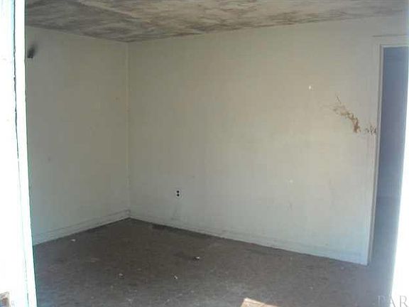 3rd image of 3816 Ward Blvd