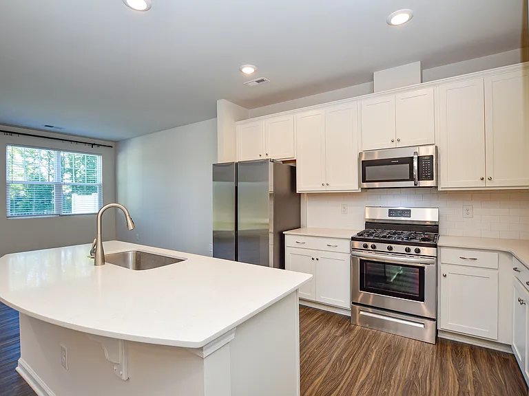 908 Park Bend Trl — Photo 6