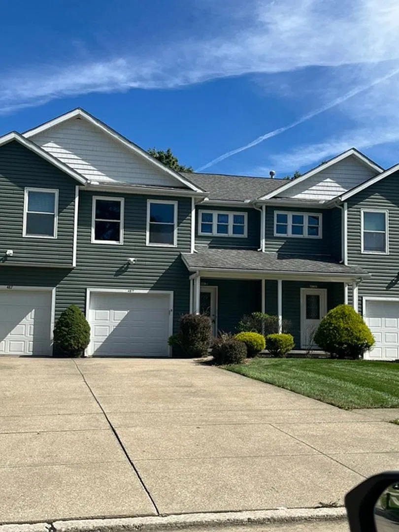 487 Sparrow Way — Photo 1