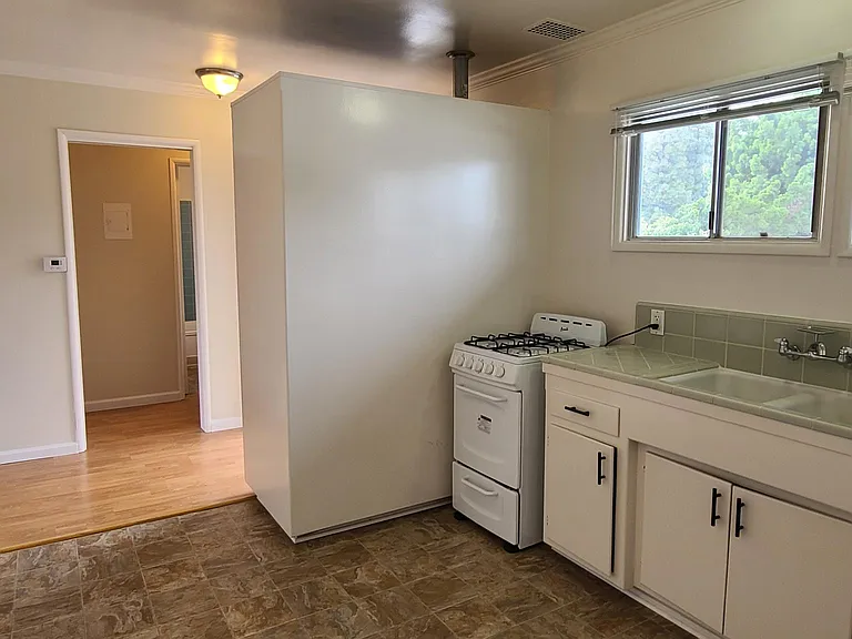 722 Sunset Blvd #C — Photo 7