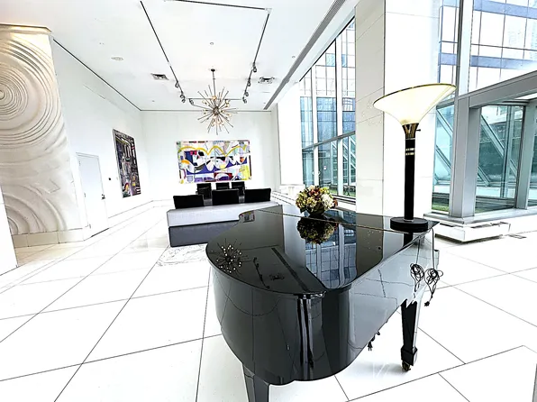 635 West 42nd Street image 23 of 26