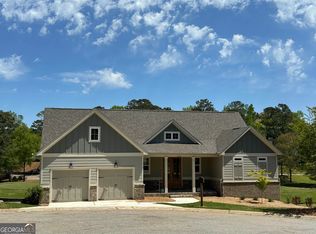 1030 Niblick Cir, Greensboro, GA