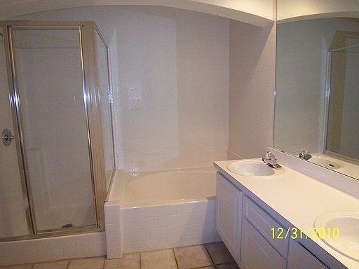 3rd image of 15350 Amberly Dr Unit 4024