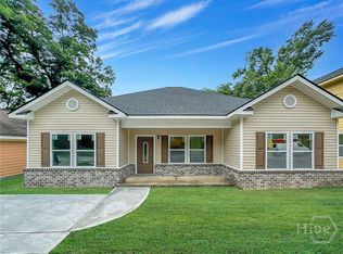 1031 Milton St, Savannah, GA 31405
