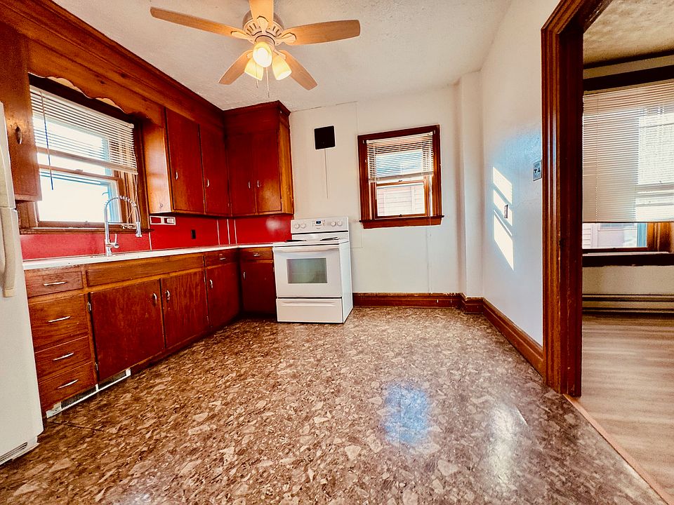 204 Linden Ave 1F - Kitchen