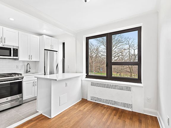 5th image of 420 Central Park W APT 2H