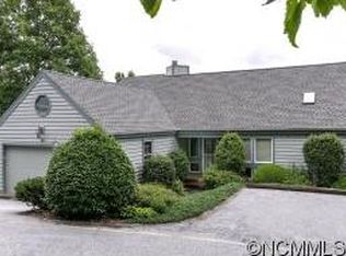 110 Sunny View Ln, Flat Rock, NC 28731