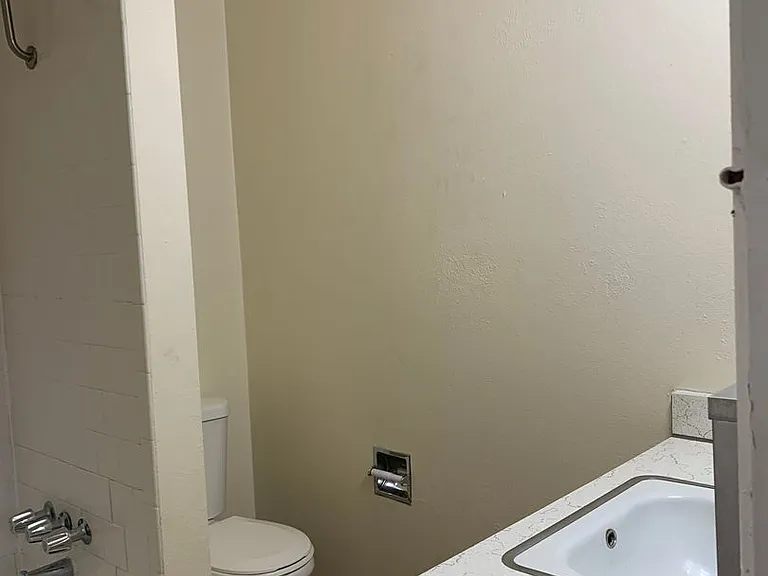 540 Madeira Dr SE — Photo 16