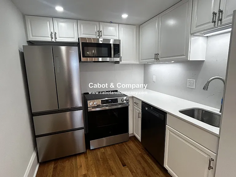231 Beacon St #1R — Photo 3