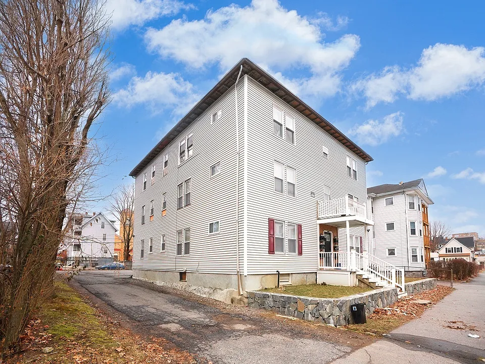 11 Ashton St #1L