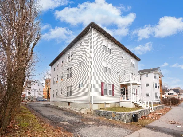11 Ashton St APT 1L, Worcester, MA 01605