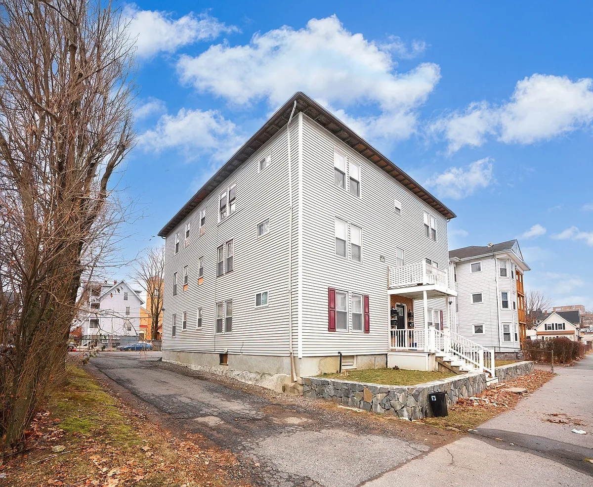 Building Photo - 11 Ashton St #2L