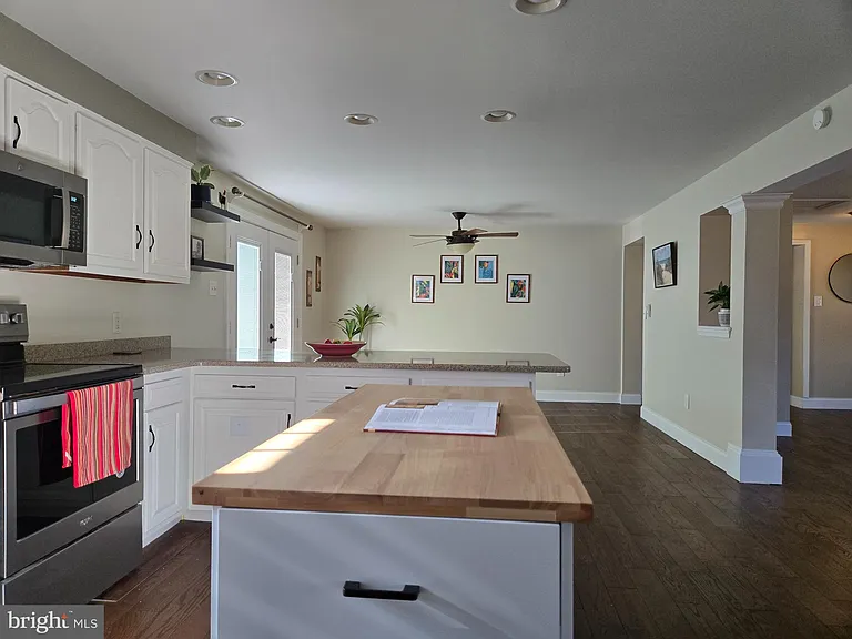 3300 Mount Airy Ct — Photo 10