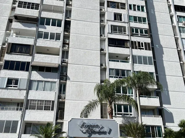Cond Laguna Gdns #I-9h, Carolina, PR 00979