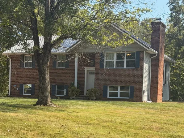 2560 N 1500 W, Dugger, IN 47848