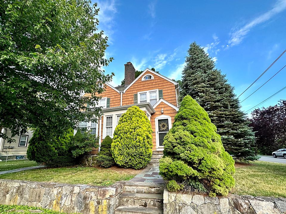 1st image of 131 Park Ave