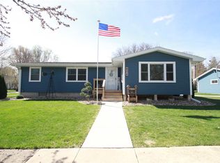 804 W 7th St, Cedar Falls, IA 50613