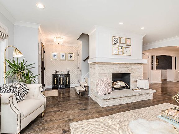 5th image of 4619 Franklin Ave