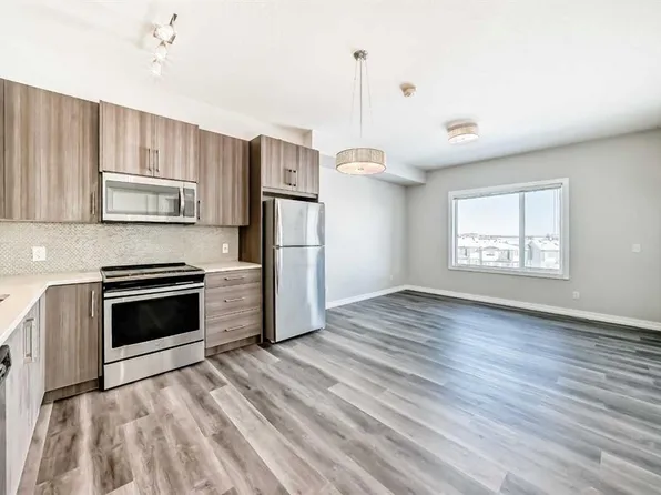24 E Sage Hill Ter NW #319, Calgary, AB T3R 0W9
