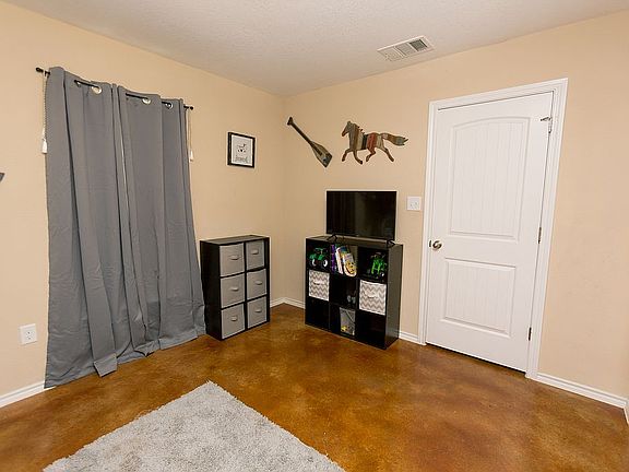 2nd image of 1808 Pecan Creek St