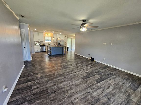 2nd image of 409 Shamrock Dr
