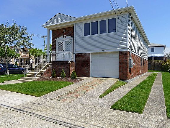 2nd image of 464 125th Bch
