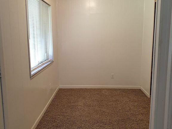 5th image of 500 Lakeside St APT 4