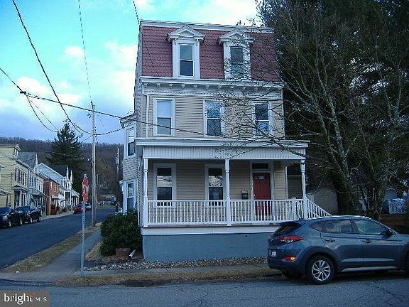 2nd image of 1901 W Norwegian St