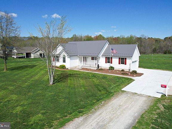 2nd image of 585 Vernon Rd