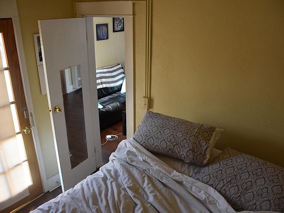 4th image of 617 Lime Ave #C