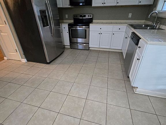 4th image of 3229 Cloverland Dr