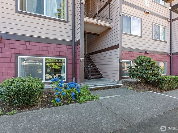 2nd image of 17430 Ambaum Boulevard S #37