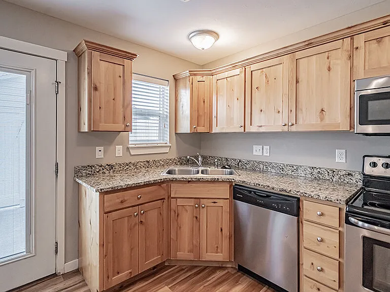 Meadowcreek Townhomes — Photo 18