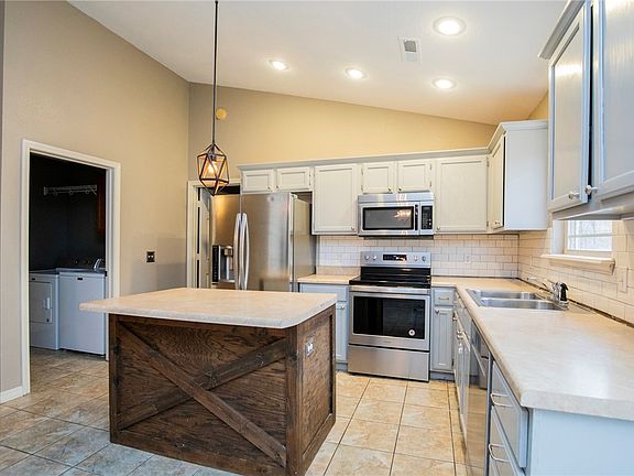 5th image of 11 Fowey Ln