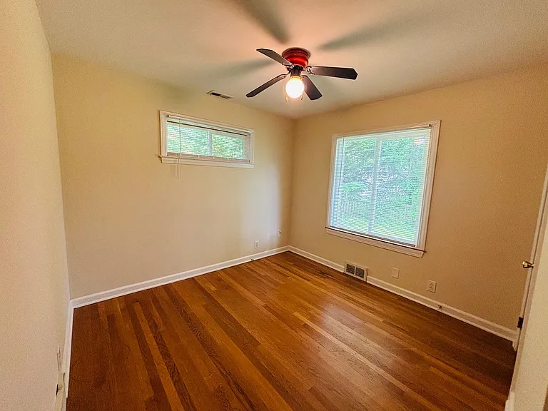 709 Barringer Dr — Photo 12