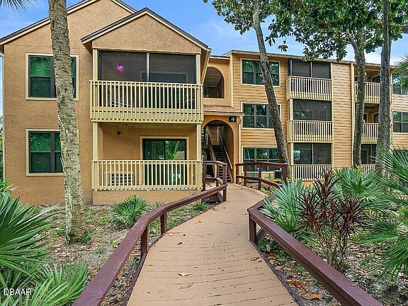 2nd image of 1401 S Palmetto Ave APT 411