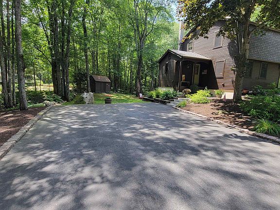 3rd image of 110 Rocky Hill Road
