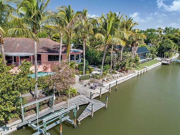 5th image of 735 Sand Dollar Dr