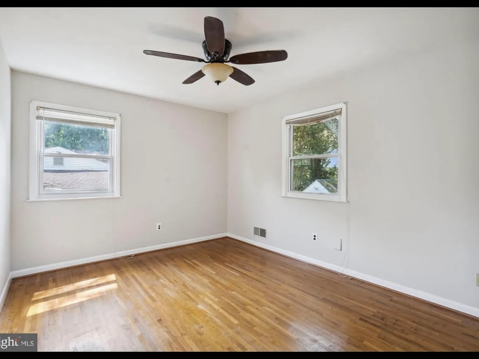 4 bed, 1900 sqft, $3,700 — Photo 4