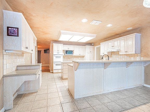5th image of 1704 W Northwood Ct