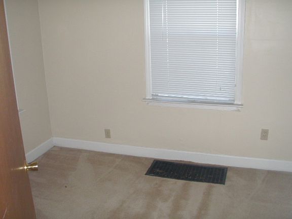 4th image of 3801 Monroe Ave