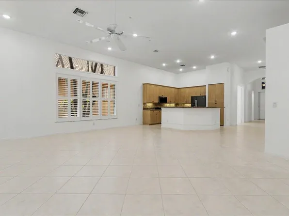 10126 Armani Dr, Boynton Beach, FL 33437