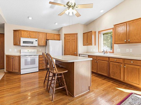 3rd image of 331 Sunfish Ln