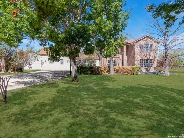 607 Home Crossing, Adkins, TX 78101