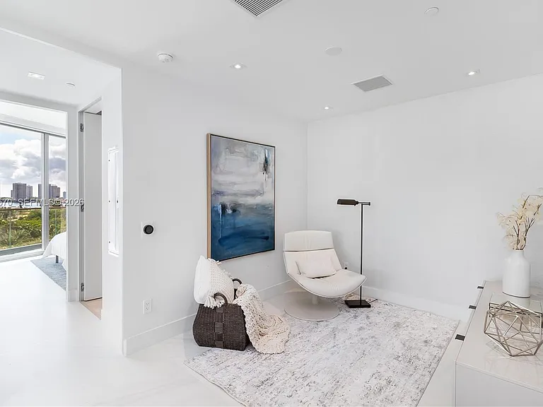18975 Collins Ave #504 — Photo 9